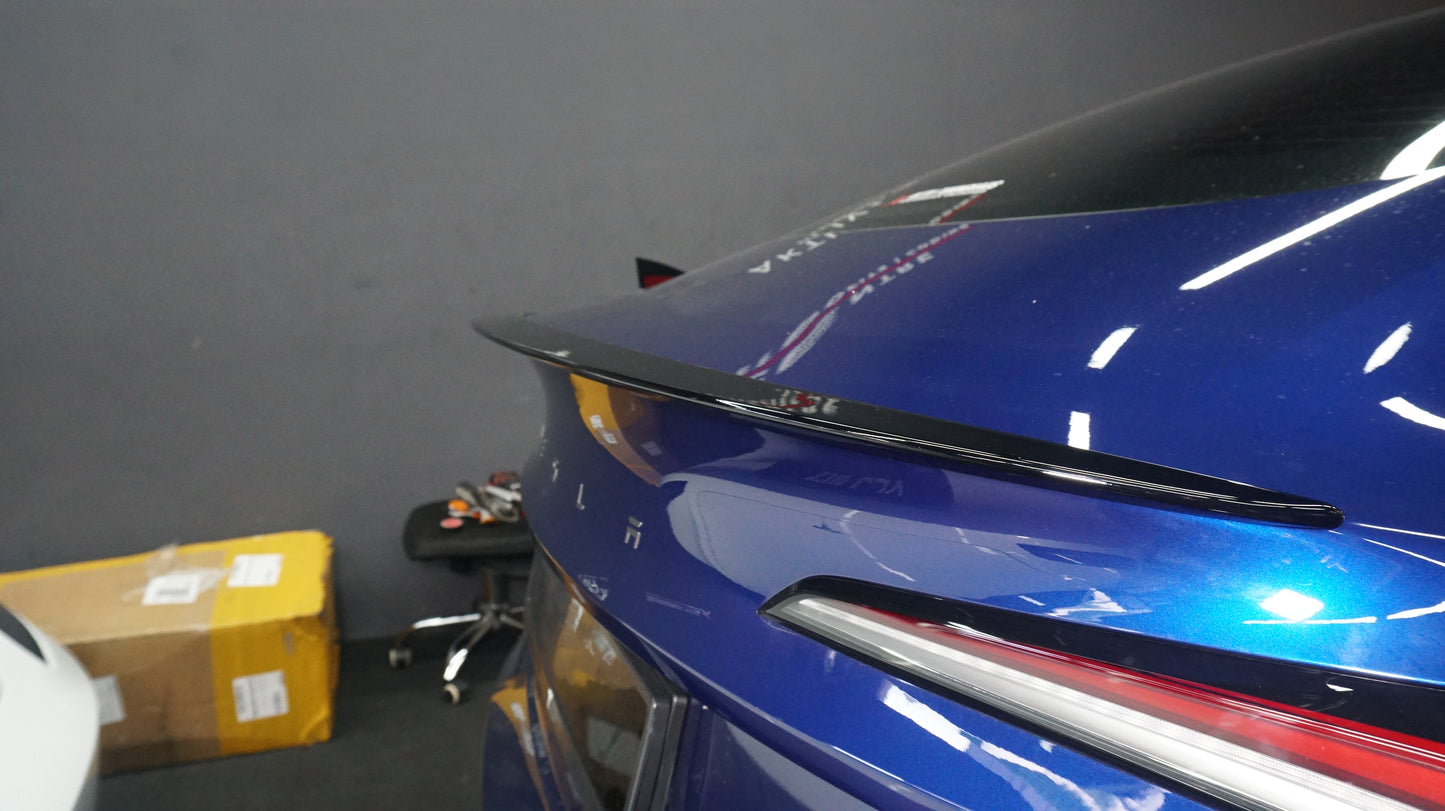 Tesla Model 3 - Spoiler and Covers