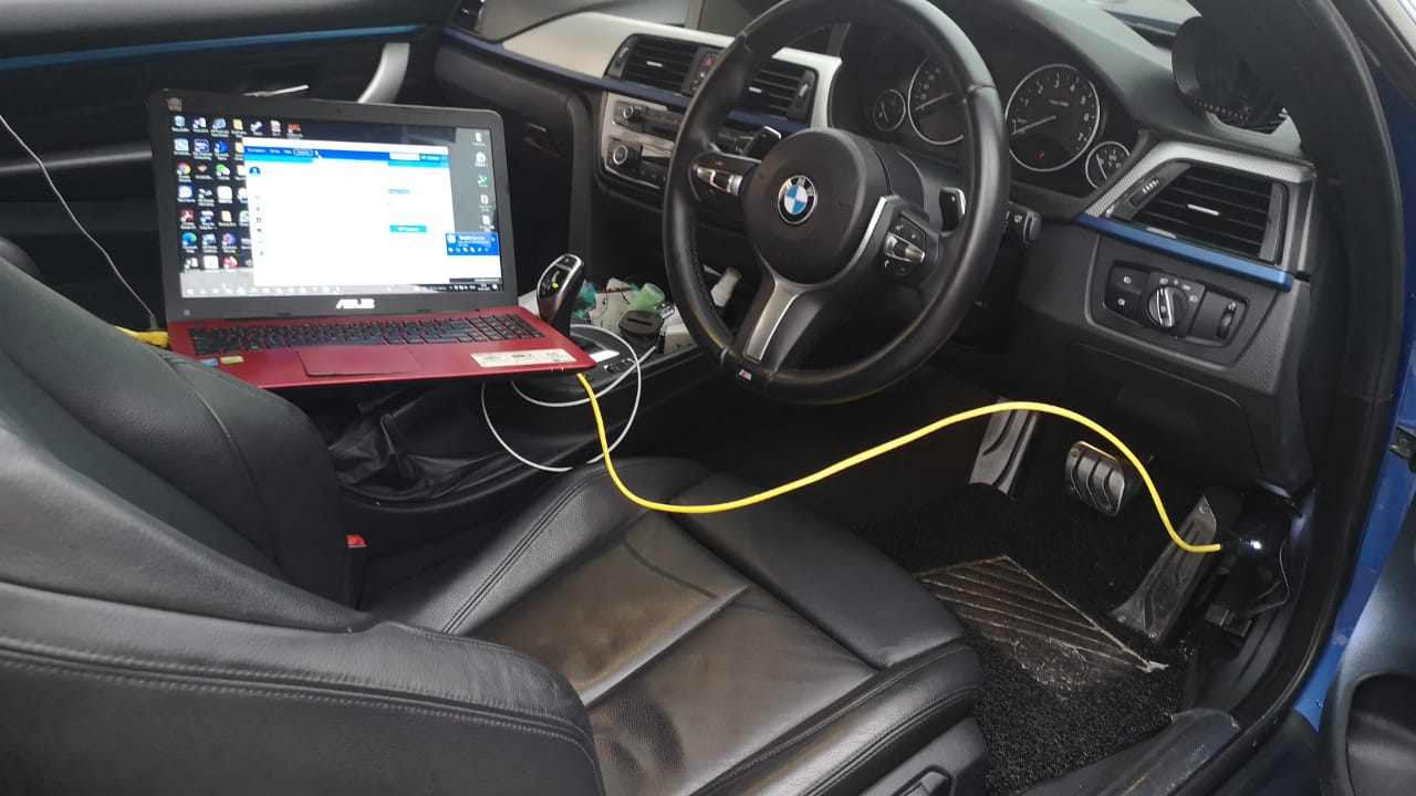 BMW iDrive 4 to iDrive 6 Flash Upgrade (NBT_evo) with FULLSCREEN Apple CarPlay